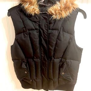 Women’s Calvin Klein vest w hood.